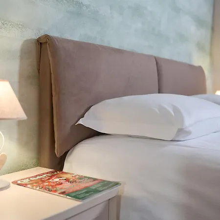 Il Casolare Punto Fiore בית חווה קסטל סן פייטרו טרמה