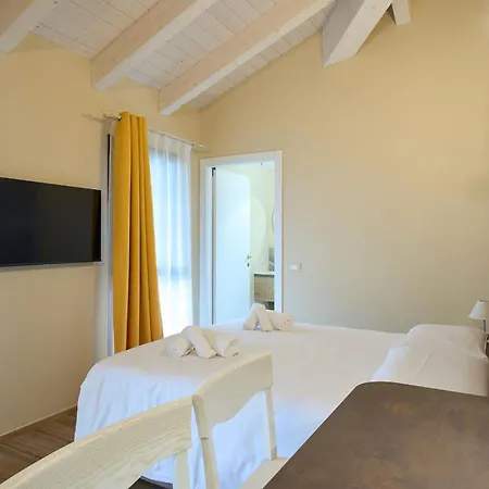 Il Casolare Punto Fiore בית חווה קסטל סן פייטרו טרמה