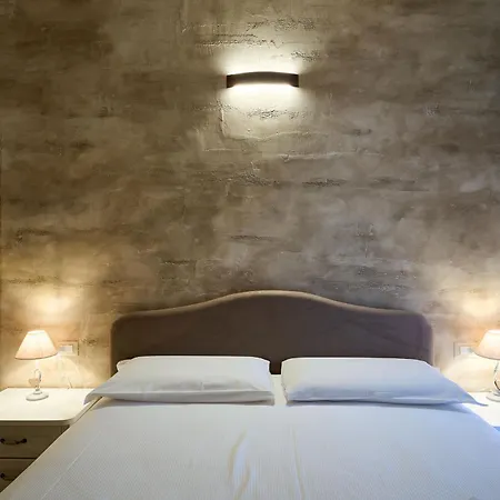 בית חווה Il Casolare Punto Fiore