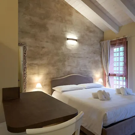 Il Casolare Punto Fiore בית חווה קסטל סן פייטרו טרמה