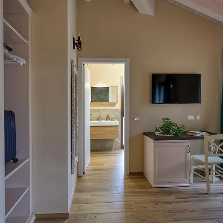 Il Casolare Punto Fiore בית חווה *