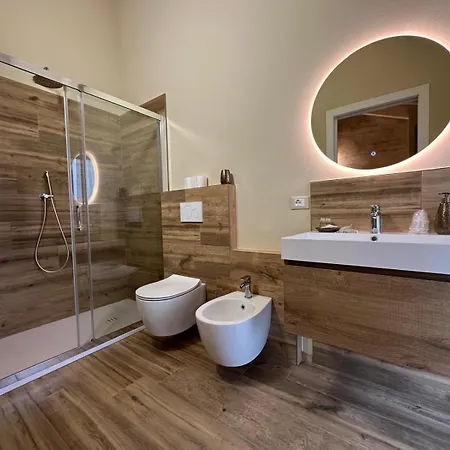 בית חווה Il Casolare Punto Fiore *