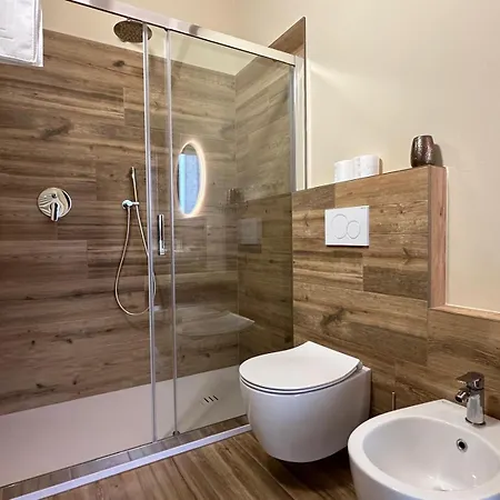 בית חווה Il Casolare Punto Fiore *