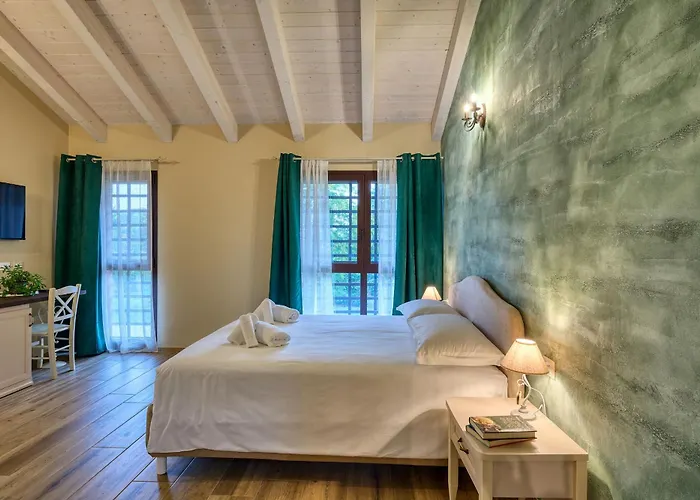 Il Casolare Punto Fiore مزرعة للإقامة كاستيل سان بييترو تي