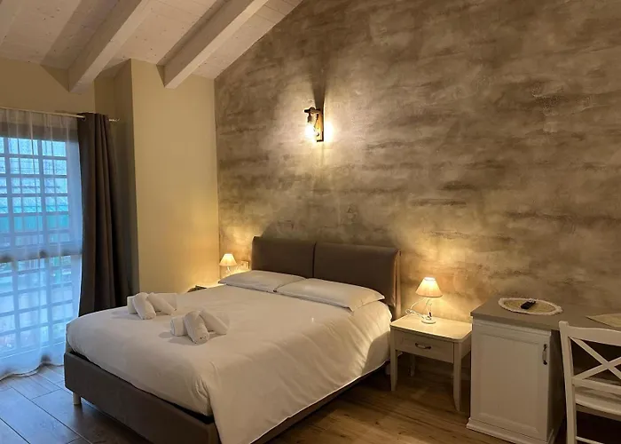 مزرعة للإقامة Il Casolare Punto Fiore *